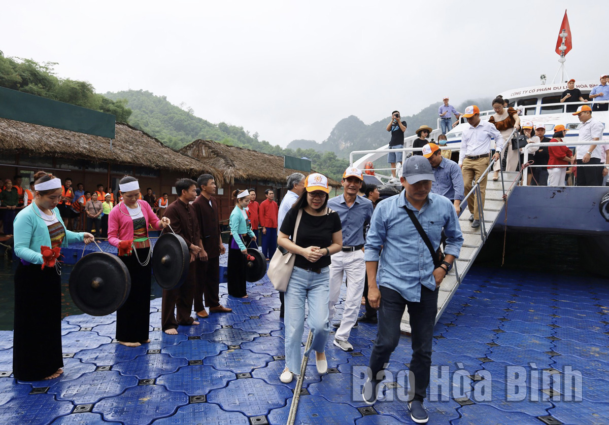 Hòa Bình: Giữ sắc màu văn hóa để thu hút khách du lịch