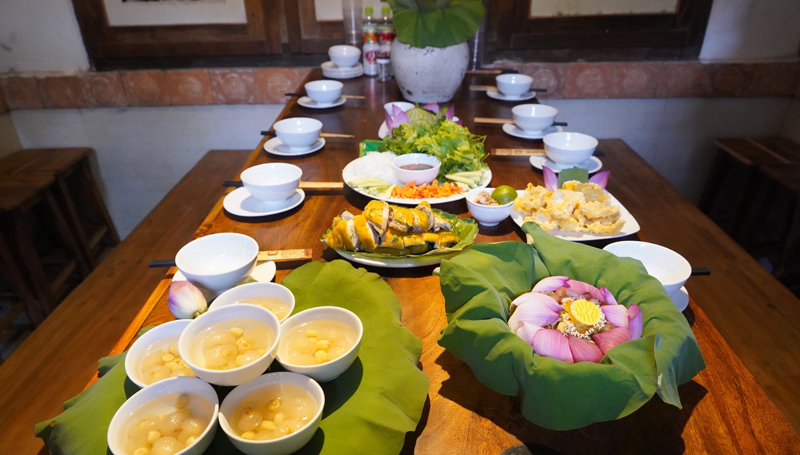 Hà Nội: Độc đáo cỗ sen Làng cổ Đường Lâm