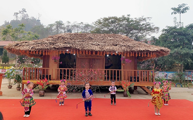 Nà Hẩu (Văn Yên, Yên Bái) xây dựng mô hình “Trường học gắn với du lịch”