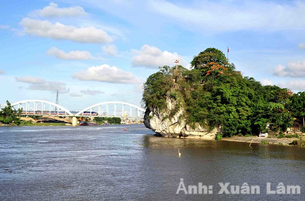 Núi Non Nước – “Bảo tàng thơ” độc đáo tại Ninh Bình