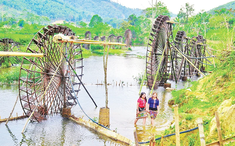 Phát triển du lịch ở miền tây Nghệ An