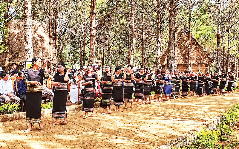 Đưa du lịch trở thành ngành kinh tế mũi nhọn tại Kon Tum