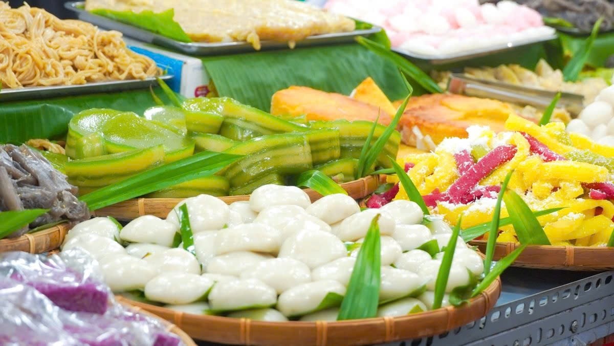 Về miền Tây Nam Bộ thưởng thức bánh dân gian