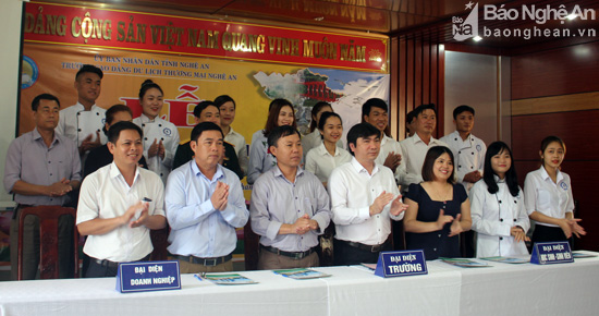 Gần 500 sinh viên Trường Du lịch - Thương mại Nghệ An được doanh nghiệp tiếp nhận trước mùa du lịch