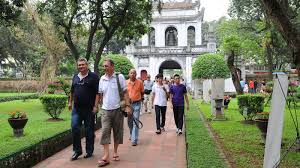 Saigontourist phục vụ gần 1 triệu khách du lịch trong năm 2017