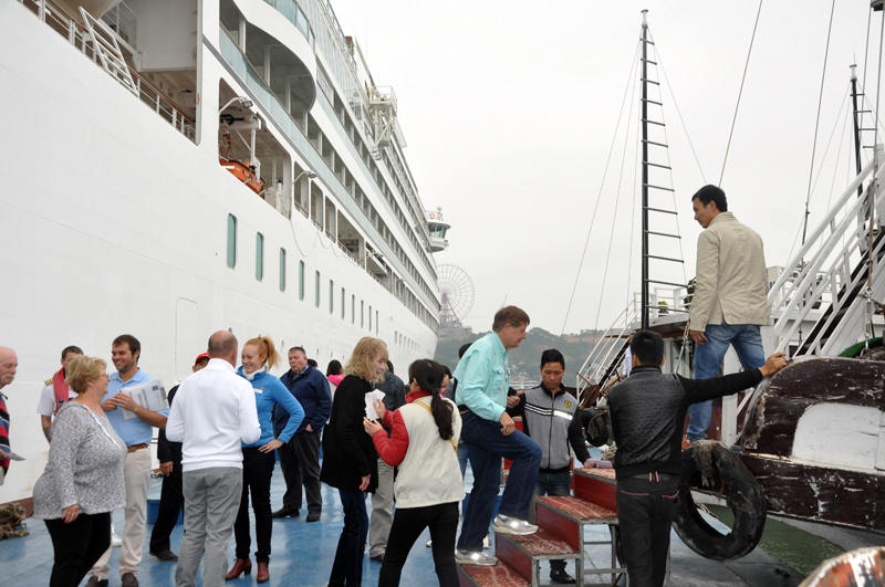 Tàu biển du lịch quốc tế Seabourn Sojourn 