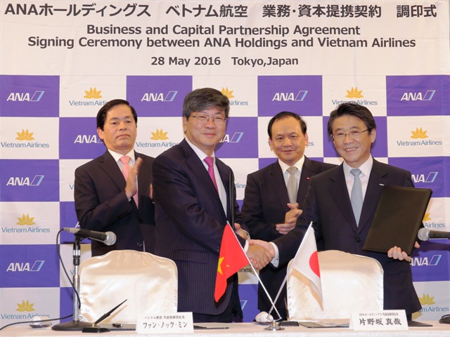Vietnam Airlines và All Nippon Airways (ANA Holdings) ký hợp đồng mua bán cổ phần